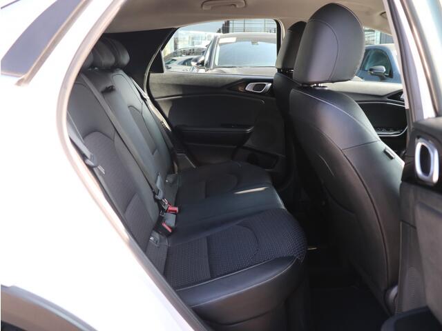 KIA Xceed 1.6 GDi PHEV DynamicLine I Trekhaak I 18 Inch I Half-leder