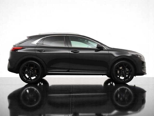 KIA Xceed 1.4 T-GDi DynamicPlusLine Black Edition 141PK - Panoramadak - 18 inch LM velgen - Navigatie - Afneembare trekhaak - Fabrieksgarantie tot 05-2027