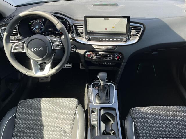 KIA Xceed 1.6 GDi PHEV DynamicPlusLine Automaat / NIEUW uit voorraad leverbaar! / Achteruitrij Camera / Stuur- en Stoelverwarming voor en achter / Adaptieve Cruise Control / Apple Carplay & Android Auto / Navigatie full map / Keyless Entry & Start / Parkeersensoren