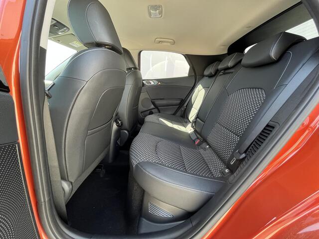 KIA Xceed 1.6 GDi PHEV DynamicPlusLine Automaat / NIEUW uit voorraad leverbaar! / Achteruitrij Camera / Stuur- en Stoelverwarming voor en achter / Adaptieve Cruise Control / Apple Carplay & Android Auto / Navigatie full map / Keyless Entry & Start / Parkeersensoren