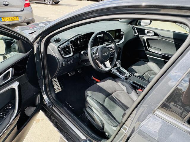 KIA Xceed 1.5 T-GDI MHEV Black Edition NL-Dealerauto ! | Sunroof | 18 inch | Electr. Achterklep !