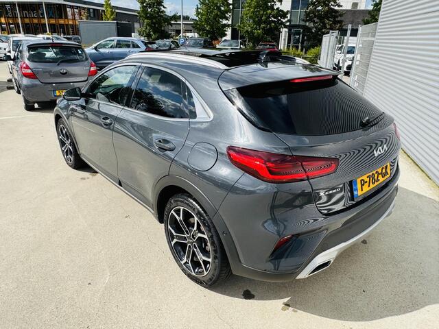 KIA Xceed 1.5 T-GDI MHEV Black Edition NL-Dealerauto ! | Sunroof | 18 inch | Electr. Achterklep !