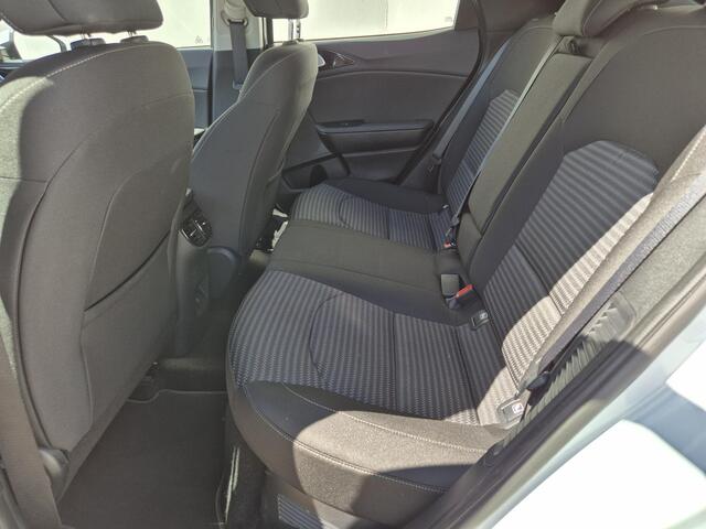 KIA Xceed 1.6 GDi PHEV Plug-in DynamicLine Facelift Automaat / 7 jaar Fabrieksgarantie / Stuur- en stoelverwarming / Achteruitrijcamera / Navigatie via Apple Carplay of Android Auto / Adaptief cruise control / Trekgewicht 1300 kg / Keyless Entry/Start /