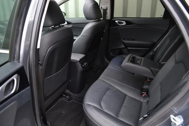 KIA Xceed 1.6 T-GDI Platinum Edition 204PK LED/Leer/Pano/ACC