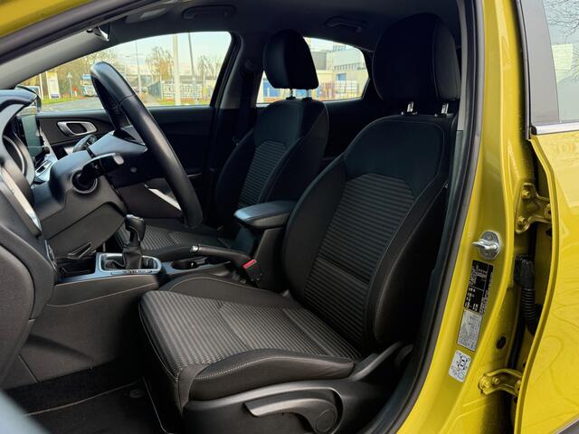 KIA Xceed BWJ 2023 | 1.0T 120PK ComfortLine | CLIMA | CAMERA A | STOELVERW | STUURWIELVERW | CARPLAY | NAVI | LICHTMETAAL |