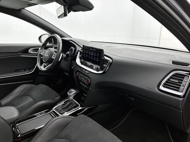 KIA Xceed 1.5 T-GDi GT-Line Interesse in deze Kia? Deze is uitsluitend te bezichtigen op basis afspraak in Kia Breda