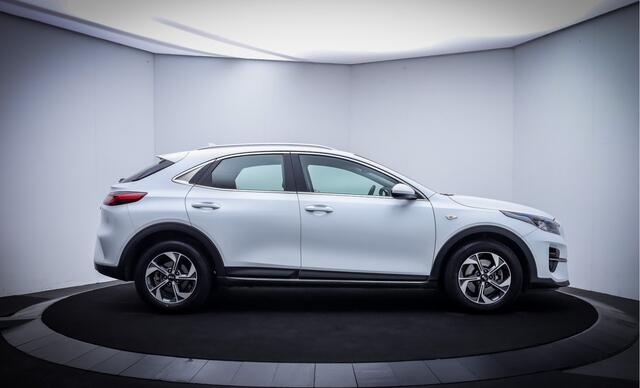 KIA Xceed 1.5 T-GDI DynamicLine FULL LED | CAMERA | CARPLAY | DAB | CLIMA | CRUISE