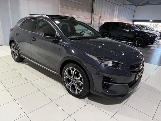 KIA Xceed 1.0 T-GDi DynamicPlusLine Trekhaak, Schuif kantel dak, Stuur en Stoel verwarming, Apple Carplay/Android Auto, Navigatie, Camera.