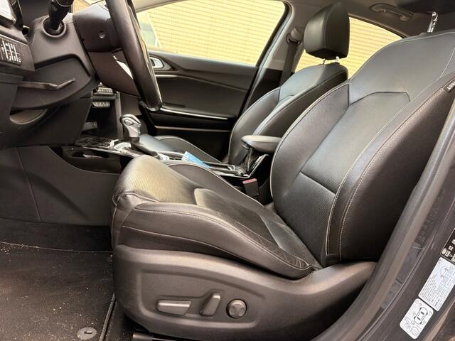 KIA Xceed 1.6 T-GDi 204pk ExecutiveLine Automaat / Navigatie / Stoelverwarming / Camera / LED