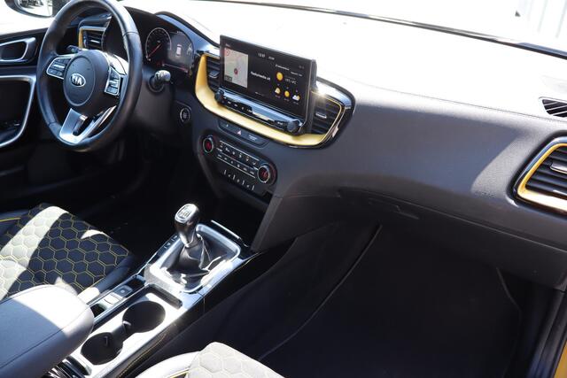 KIA Xceed 1.4 T-GDi DynamicPlusLine Panoramadak!Stuurverwarming/Stoelverwarming/Lane assist/Adaptieve cruise control/Apple carplay/Achteruitrijcamera/Navigatie/DAB/
