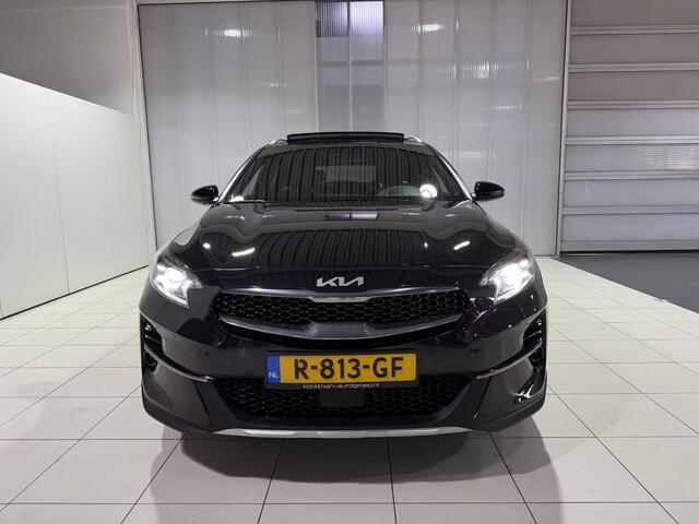 KIA Xceed 1.5 T-GDI MHEV Black Edition Automaat, Schuif Kantel dak, Stoel en Stuur verwarming, Apple Carplay/Android Auto, Navigatie, Camera.