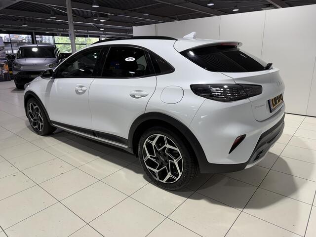 KIA Xceed GT-Line 1.5 T-GDI AUTOMAAT, Stoel en Stuur verwarming, Elektrisch verstelbare bestuurdersstoel met geheugenfunctie.