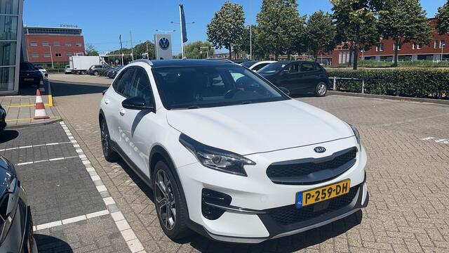 KIA Xceed 1.6 T-GDi DynamicPlusLine / Panoramadak / JBL Audio / Elektrische Achterklep / Digitale Cockpit / Achteruitrijcamera / Stuur + Stoelverwarming
