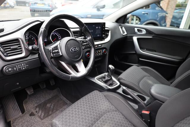 KIA Xceed 1.5 T-GDI MHEV DynamicLine STUUR/STOELVERW. CAMERA CARPLAY DAB CRUISE LANE-ASSIST CLIMA PDC 18''LMV ALL-SEASON!