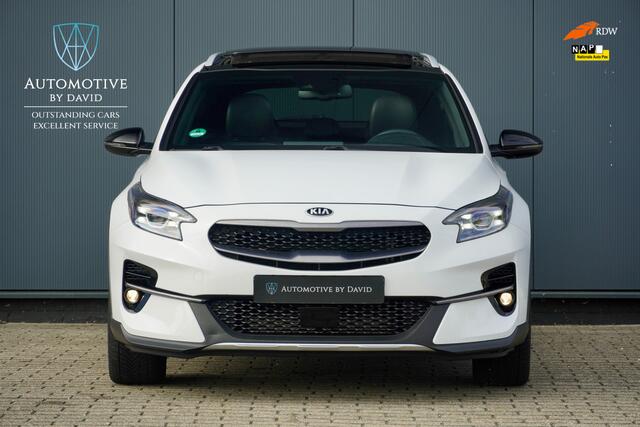 KIA Xceed 1.5 T-GDI 160 pk DYNAMICPLUSLINE AUTOMAAT / FABRIEKSGARANTIE / MHEV / PANORAMADAK / DESIGN PACK YELLOW / DAB / LANE ASSIST / ADAPTIEVE CRUISE CONTROL / ALL SEASON