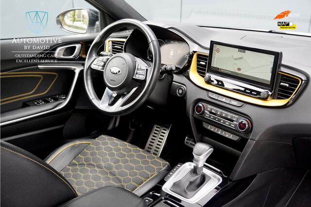KIA Xceed 1.5 T-GDI 160 pk DYNAMICPLUSLINE AUTOMAAT / FABRIEKSGARANTIE / MHEV / PANORAMADAK / DESIGN PACK YELLOW / DAB / LANE ASSIST / ADAPTIEVE CRUISE CONTROL / ALL SEASON