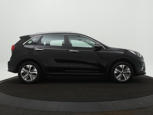 KIA e-Niro DynamicLine 64 kWh 3 Fase * Subsidie voor deze auto beschikbaar * - Cruise Control - Navigatie - Bluetooth telefonie - Fabrieksgarantie tot 04-2029