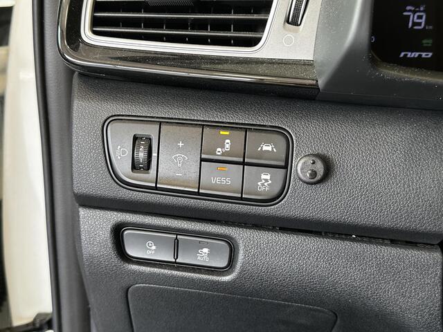 KIA e-Niro ExecutiveLine 64 kWh Tot 460 KM Bereik, JBL, Elektrisch verstelbare stoelen met geheugen, Navigatie, Alarm Klasse 3|