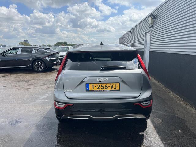 KIA e-Niro EV ExecutiveLine 64.8 kWh Nieuw geleverd | 1ste eigenaar | BTW auto | Meest luxe uitvoering