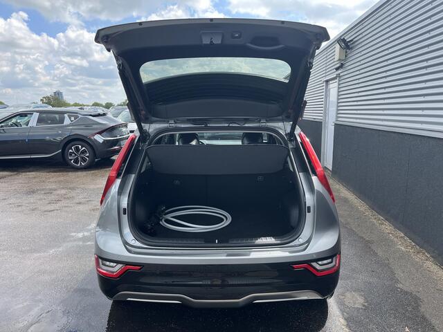 KIA e-Niro EV ExecutiveLine 64.8 kWh Nieuw geleverd | 1ste eigenaar | BTW auto | Meest luxe uitvoering