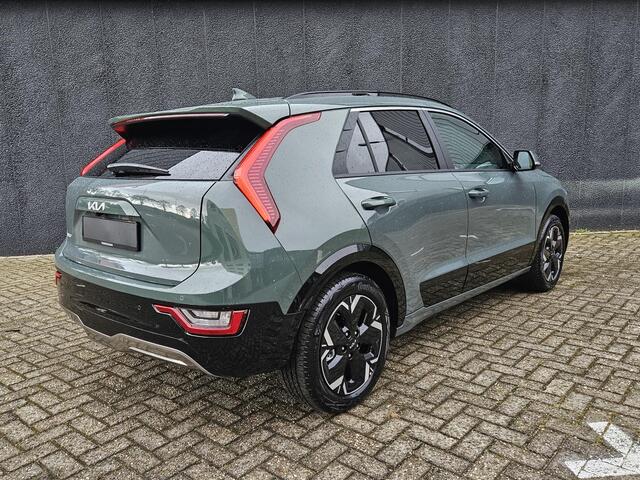 KIA e-Niro EV ExecutiveLine 64.8 kWh | Afneembare trekhaak | 7 jaar garantie | Snel leverbaar uit voorraad | Vehicle-2-Load (V2L) | Bekleding in premium lederlook | Harman Kardon Premium Sound System