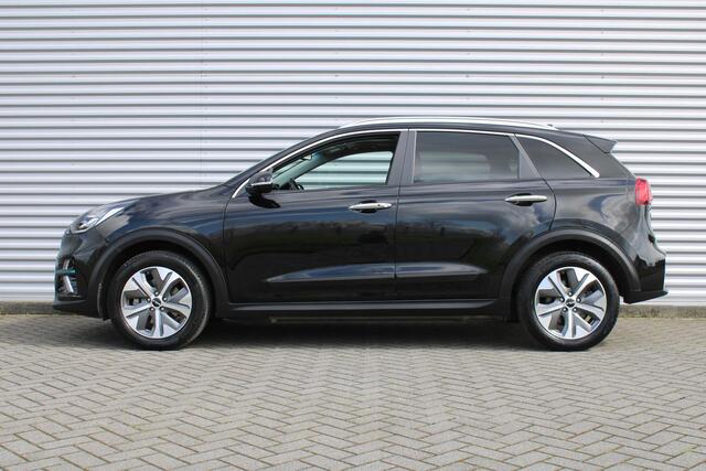 KIA e-Niro DynamicPlusLine 64 kWh | Warmtepomp | Schuif/kantel dak | 17" LM | Airco | Cruise | Navi | Camera |