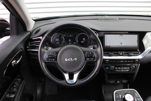 KIA e-Niro DynamicPlusLine 64 kWh | Warmtepomp | Schuif/kantel dak | 17" LM | Airco | Cruise | Navi | Camera |