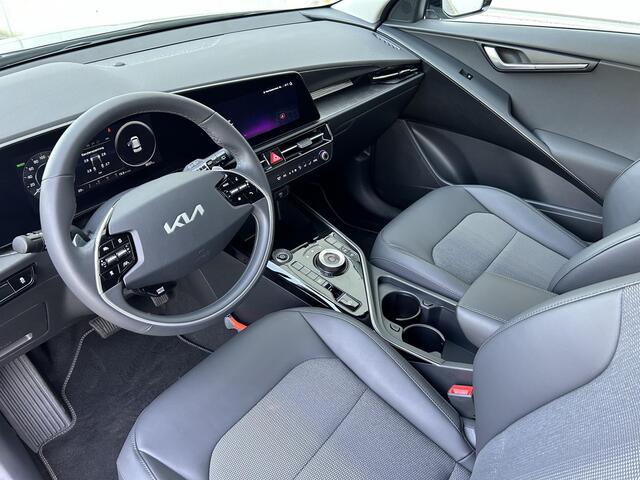 KIA e-Niro EV DynamicLine 64.8 kWh Automaat | Camera | Navi | H-Leder | Apple Carplay/Android Auto | Key-Less | Clima | 17" Velgen | PDC | Cruise | LED |