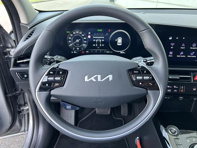 KIA e-Niro EV DynamicLine 64.8 kWh Automaat | Camera | Navi | H-Leder | Apple Carplay/Android Auto | Key-Less | Clima | 17" Velgen | PDC | Cruise | LED |