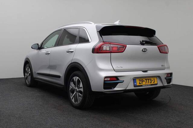 KIA e-Niro ExecutiveLine 64 kWh 2019 | INCL BTW | 1e Eigenaar | Airco | Achteruitrij Camera | DAB Radio | Carplay | Stoel Verwarming & Verkoeling | Stuur Verwarming | Elektrische Stoelen | 2 Sleutels | Nationale Autopas