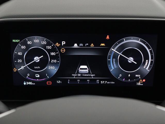 KIA e-Niro EV Edition Advanced 64.8 kWh | Snel leverbaar! | Navigatie | Parkeercamera | Verwarmde voorstoelen | Stuurwiel verwarmd |