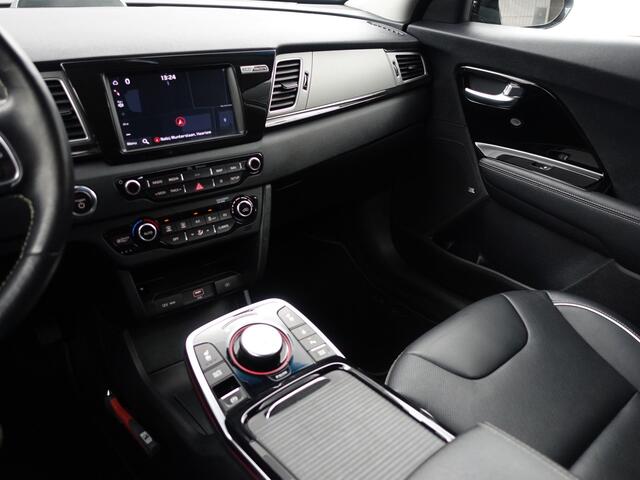 KIA e-Niro ExecutiveLine 64 kWh Aut- Stuur/Stoelverwarming, Stoelventilatie, Carplay, JBL Audio, Camera, Memory