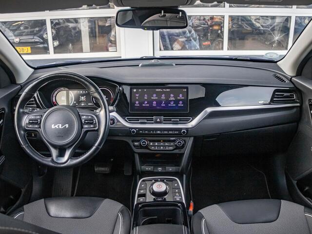 KIA e-Niro DynamicPlusLine 64 kWh | Apple Carplay/Android auto | Cruise control adaptief | Climate controle | Elektrisch schuifdak | Keyless start en entry | Full map navigatie | voorstoelen en stuur verwarmd.