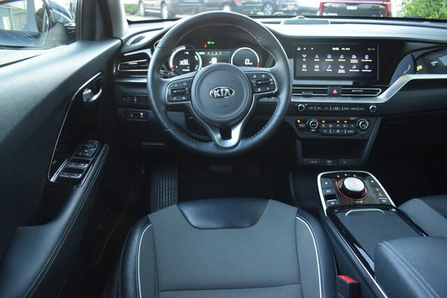 KIA e-Niro DynamicPlusLine 64kWh 3-Fase ECC Cr.Control-Adapt. 10"Navi+Camera BT+USB Stoel+Stuurverw. SK-dak PrivacyGlas PDC Tot 10jr. Kia-Garantie
