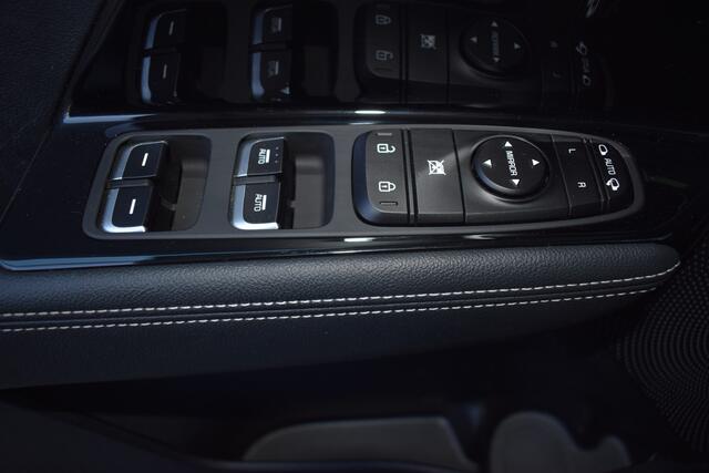 KIA e-Niro DynamicPlusLine 64kWh 3-Fase ECC Cr.Control-Adapt. 10"Navi+Camera BT+USB Stoel+Stuurverw. SK-dak PrivacyGlas PDC Tot 10jr. Kia-Garantie