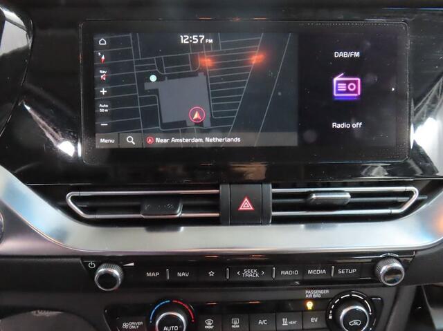 KIA e-Niro DynamicLine 39 kWh (136 PK) 1e-Eig. Keurig-Onderh. BOVAG-Garantie. NL-Auto. Half-Leer, Navigatie/Apple-Carplay/Android-Auto, Adaptive-Cruisecontrol, Keyless-Entry/Start, Parkeersensoren, Achteruitrijcamera, DAB, Licht-Zicht-Pakket, Lm-Velgen-17Inch, Priva
