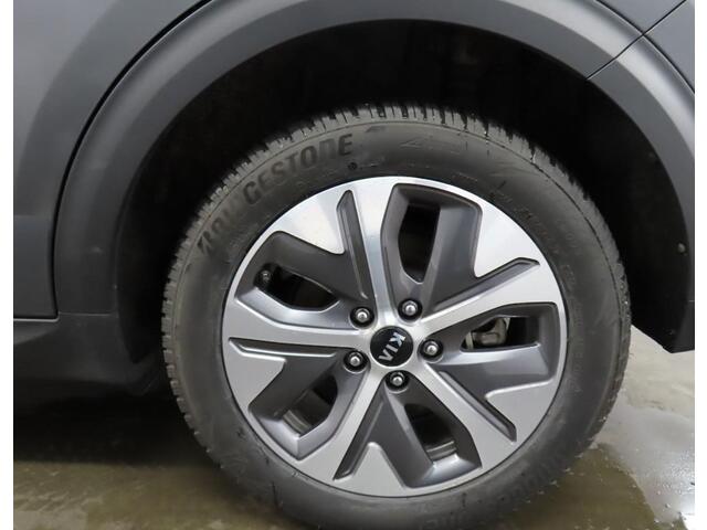 KIA e-Niro DynamicLine 39 kWh (136 PK) 1e-Eig. Keurig-Onderh. BOVAG-Garantie. NL-Auto. Half-Leer, Navigatie/Apple-Carplay/Android-Auto, Adaptive-Cruisecontrol, Keyless-Entry/Start, Parkeersensoren, Achteruitrijcamera, DAB, Licht-Zicht-Pakket, Lm-Velgen-17Inch, Priva