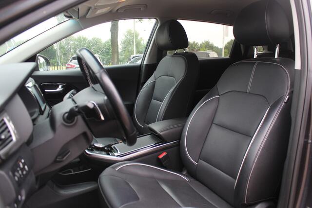 KIA e-Niro ExecutiveLine 64 kWh / Camera / Leder / Keyless / Stoelventilatie / Navigatie / Dodehoek / DAB / Cruise Control