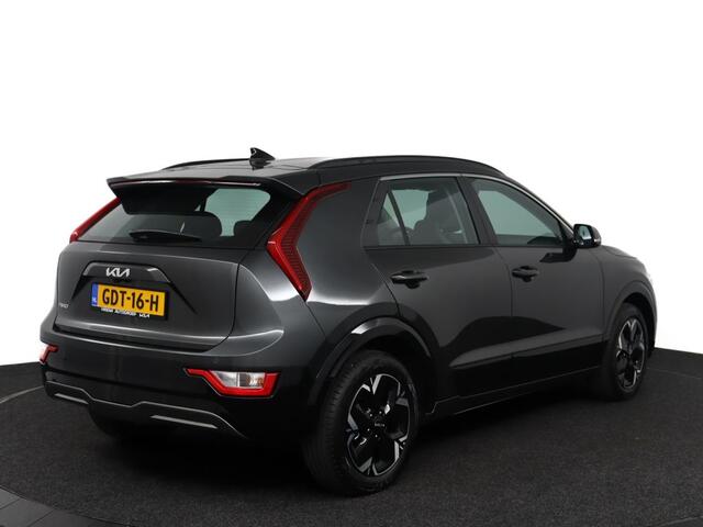 KIA e-Niro EV DynamicLine 64.8 kWh - Nu of nooit ¤ 5.000,- korting! - Navigatie - Apple Carplay/Android Auto - Parkeersensoren voor en achter - Fabrieksgarantie tot 2031