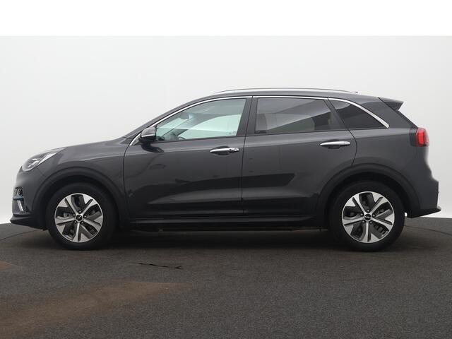 KIA e-Niro ExecutiveLine 64 kWh | 3 FASE| Navigatie | Camera | Parkeersensoren | Schuif/kanteldak | Stoelverwarming | Trekhaak |