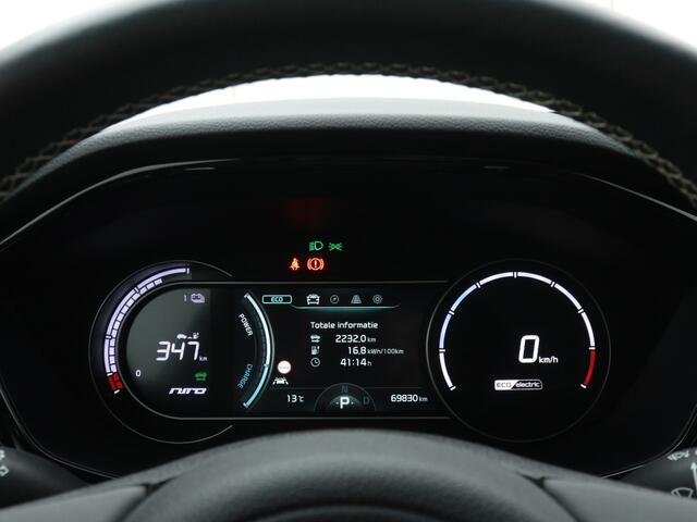 KIA e-Niro ExecutiveLine 64 kWh | 3 FASE| Navigatie | Camera | Parkeersensoren | Schuif/kanteldak | Stoelverwarming | Trekhaak |