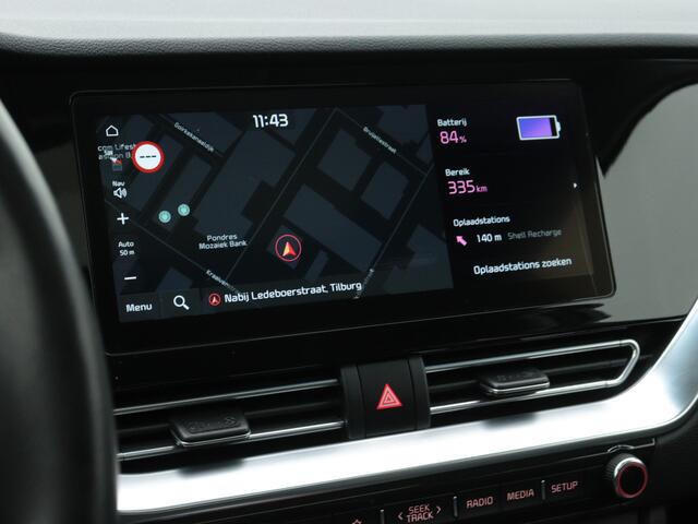 KIA e-Niro ExecutiveLine 64 kWh | 3 FASE| Navigatie | Camera | Parkeersensoren | Schuif/kanteldak | Stoelverwarming | Trekhaak |