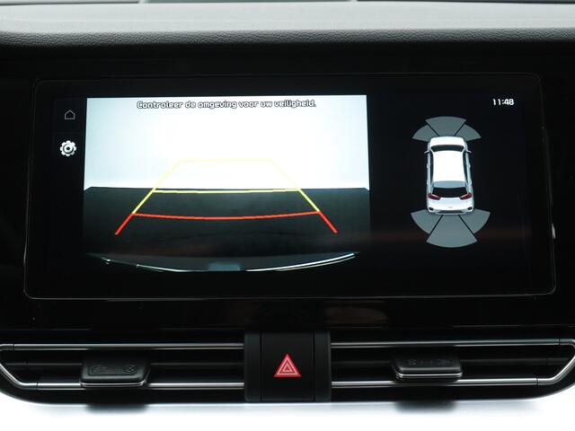 KIA e-Niro ExecutiveLine 64 kWh | 3 FASE| Navigatie | Camera | Parkeersensoren | Schuif/kanteldak | Stoelverwarming | Trekhaak |