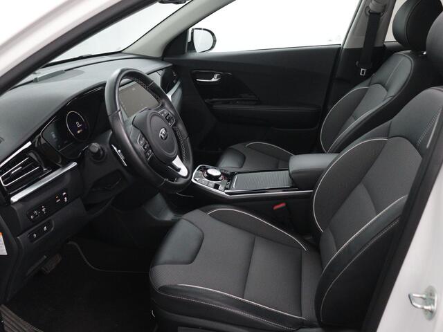 KIA e-Niro DynamicPlusLine 64 kWh | Navigatie | Schuifdak | LED | Stuur-/Stoelverwarming |