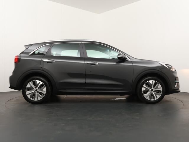 KIA e-Niro DynamicLine 64 kWh - Navigatie - Camera - Climate control - Apple Carplay/Android Auto - Fabrieksgarantie tot 07-2029