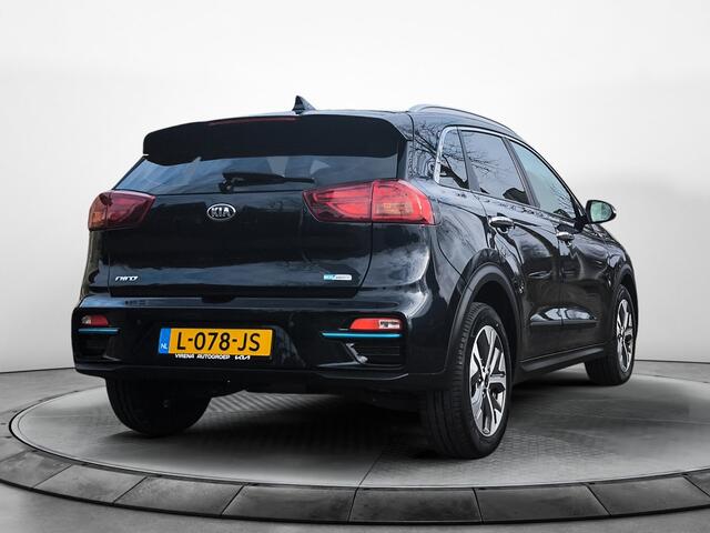 KIA e-Niro DynamicLine 39 kWh (136 PK) (Subsidie Mogelijk) 1e-Eig. Dealer-Onderh. BOVAG-Garantie. NL-Auto. Half-Leer, Navigatie/Apple-CArplay/Android-Auto, Adaptive-Cruisecontrol, Keyless-Entry/Start, Parkeersensoren, Achteruitrijcamera, DAB, Licht-Zicht-Pakket, Lm-