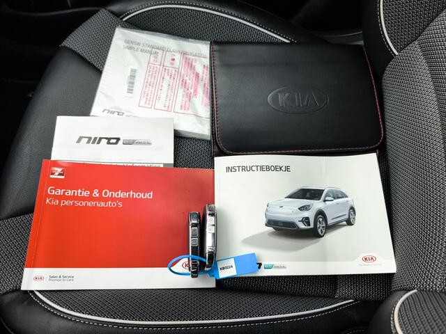 KIA e-Niro DynamicLine 39 kWh (136 PK) (Subsidie Mogelijk) 1e-Eig. Dealer-Onderh. BOVAG-Garantie. NL-Auto. Half-Leer, Navigatie/Apple-CArplay/Android-Auto, Adaptive-Cruisecontrol, Keyless-Entry/Start, Parkeersensoren, Achteruitrijcamera, DAB, Licht-Zicht-Pakket, Lm-