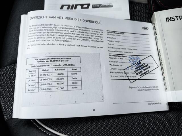 KIA e-Niro DynamicLine 39 kWh (136 PK) (Subsidie Mogelijk) 1e-Eig. Dealer-Onderh. BOVAG-Garantie. NL-Auto. Half-Leer, Navigatie/Apple-CArplay/Android-Auto, Adaptive-Cruisecontrol, Keyless-Entry/Start, Parkeersensoren, Achteruitrijcamera, DAB, Licht-Zicht-Pakket, Lm-