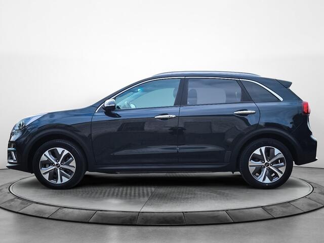 KIA e-Niro DynamicLine 39 kWh (136 PK) (Subsidie Mogelijk) 1e-Eig. Dealer-Onderh. BOVAG-Garantie. NL-Auto. Half-Leer, Navigatie/Apple-CArplay/Android-Auto, Adaptive-Cruisecontrol, Keyless-Entry/Start, Parkeersensoren, Achteruitrijcamera, DAB, Licht-Zicht-Pakket, Lm-