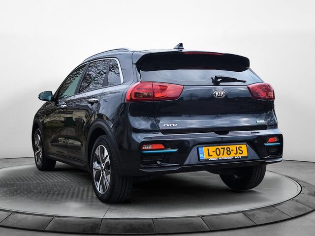 KIA e-Niro DynamicLine 39 kWh (136 PK) (Subsidie Mogelijk) 1e-Eig. Dealer-Onderh. BOVAG-Garantie. NL-Auto. Half-Leer, Navigatie/Apple-CArplay/Android-Auto, Adaptive-Cruisecontrol, Keyless-Entry/Start, Parkeersensoren, Achteruitrijcamera, DAB, Licht-Zicht-Pakket, Lm-
